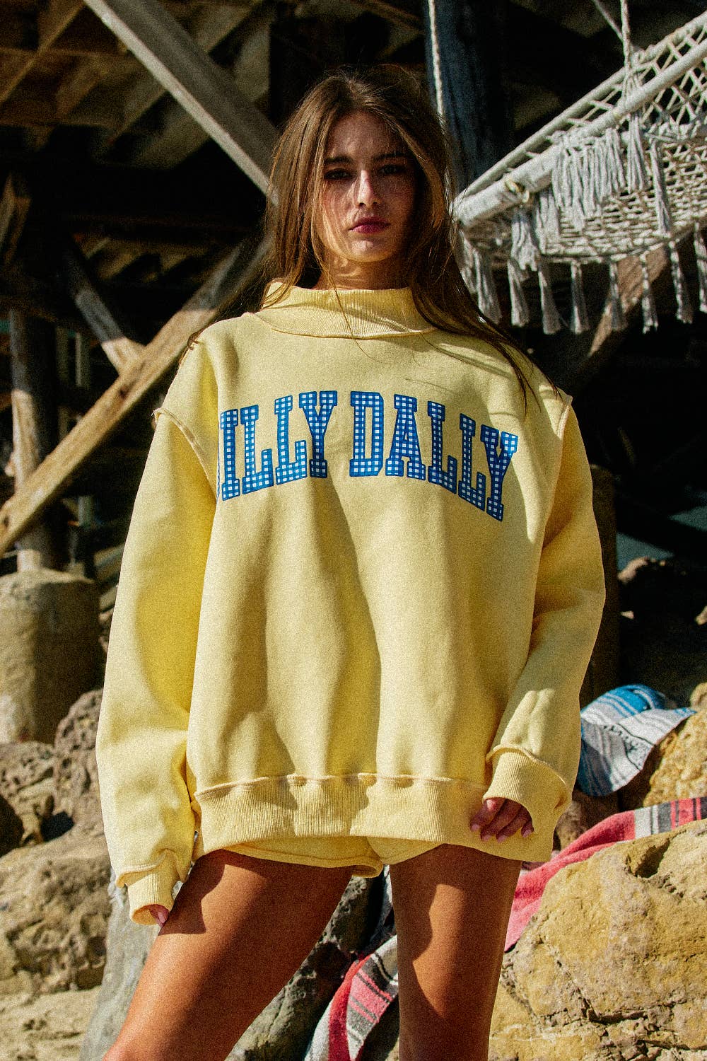 DILLY DALLY Reversible Oversized Mockneck Sweatshirt