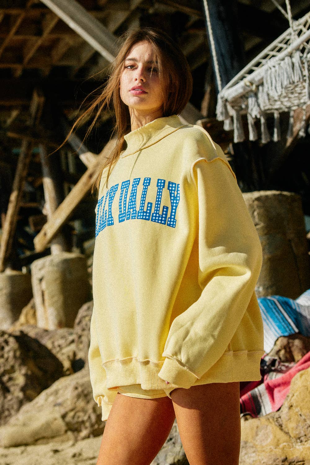 DILLY DALLY Reversible Oversized Mockneck Sweatshirt