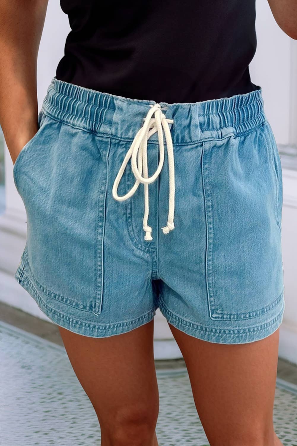 Contrast Drawstring Elastic Waist Denim Shorts